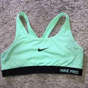 mint green nike pro sports bra (M)